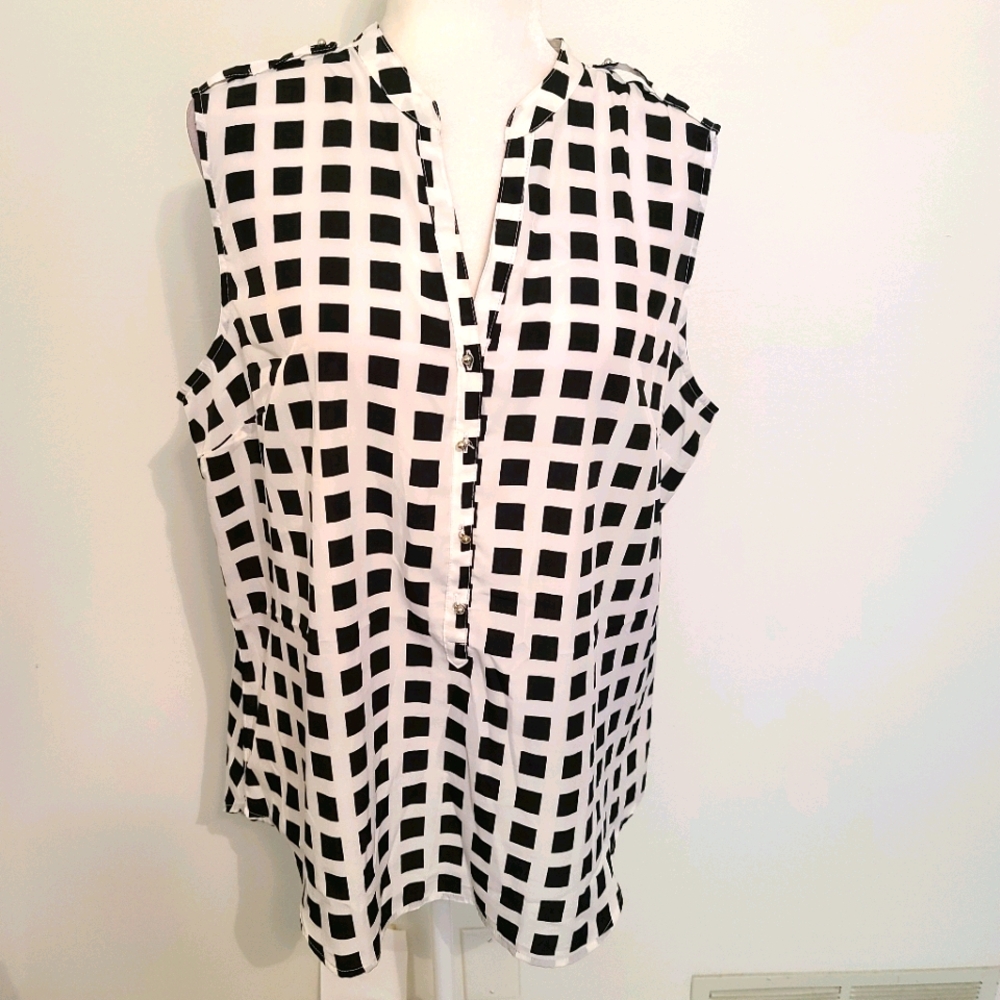 NWOT NEW YORK & COMPANY SLEEVELESS TUNIC - Picture 1 of 8